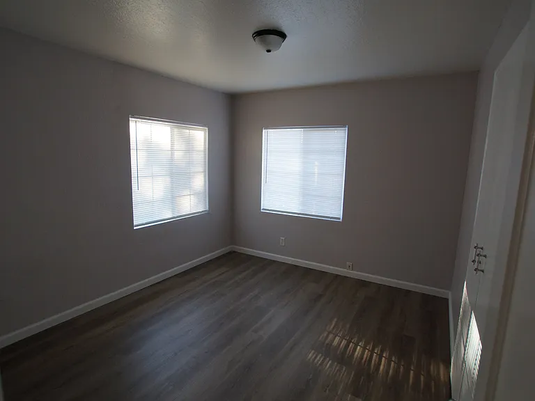 1606 Marie Ave — Photo 11