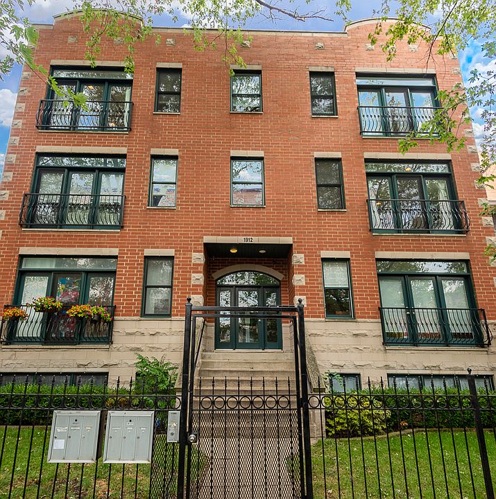 1st image of 1912 W Touhy Ave APT 2E