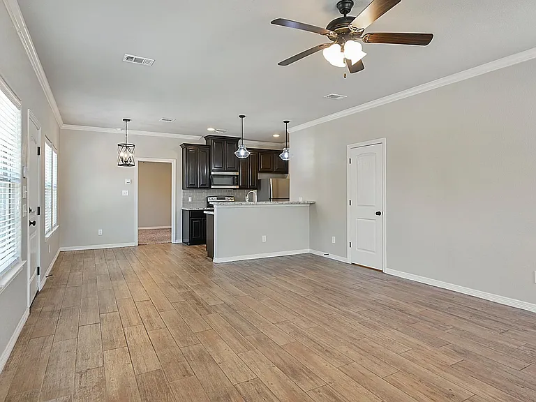 401 Ash St #B — Photo 16
