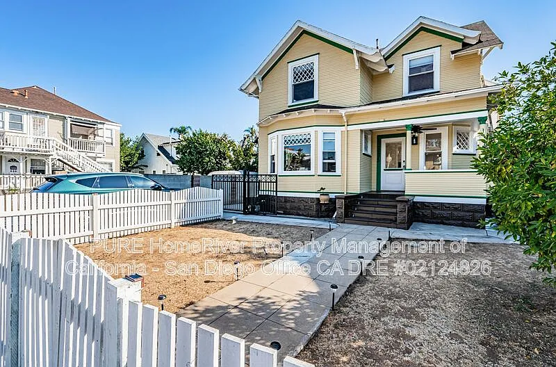 3 bed, 2.5 bath, 1750 sqft, $3,695 — Photo 2