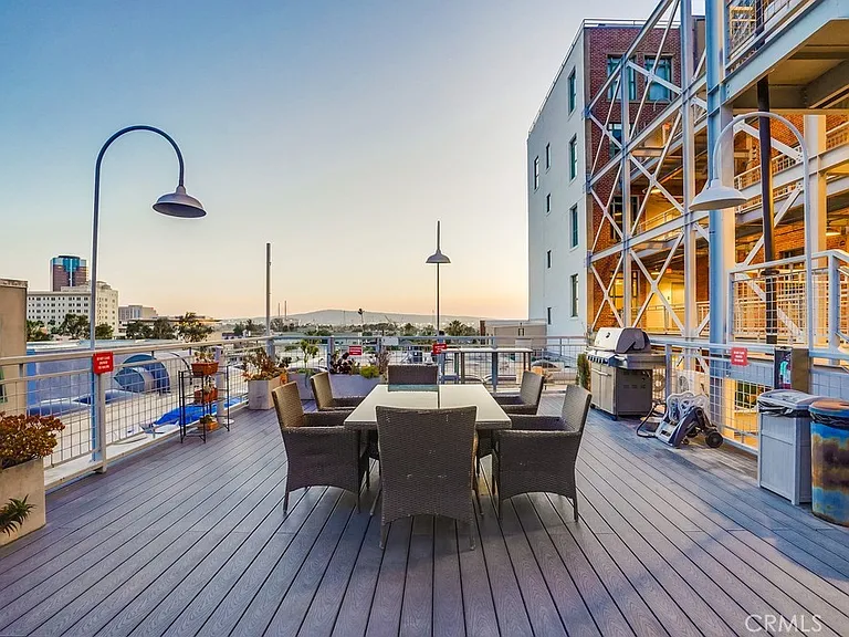 100 W 5th St #Penthouse 9B — Photo 40