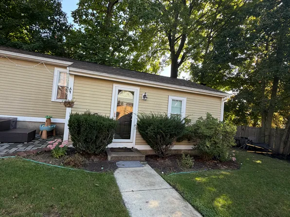 66 Mineral St #2, Reading, MA 01867