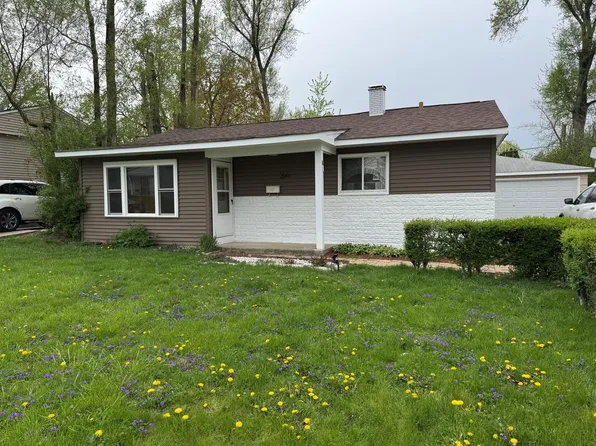 24 Birch St, Carpentersville, IL 60110