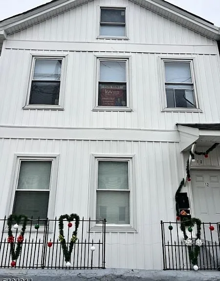 12 Seeley St — Photo 13