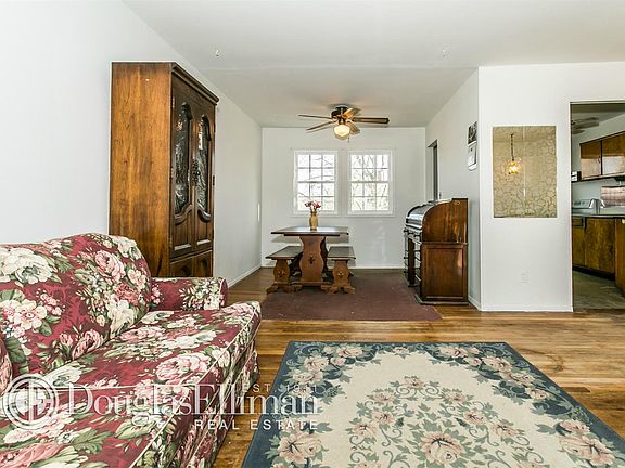 5th image of 126 Fountain Ave