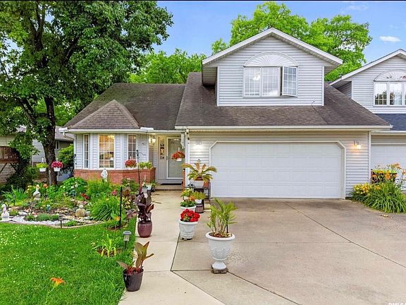 2nd image of 702 Woodland Knolls Rd