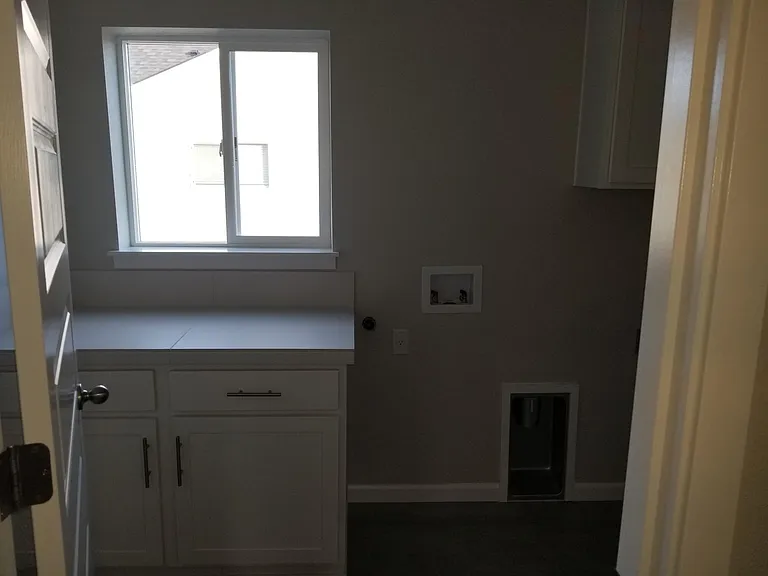 695 E Erica St — Photo 7