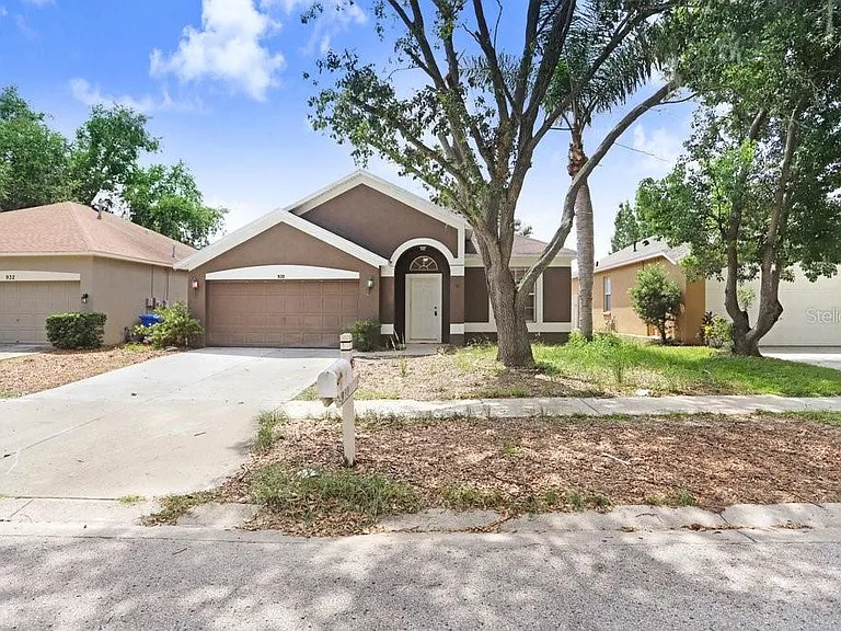 930 Grand Canyon Dr — Photo 2