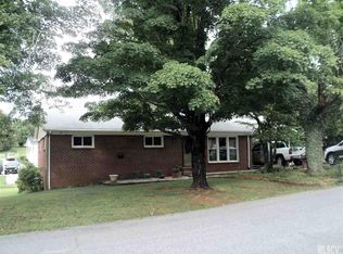 502 Powell Rd, Lenoir, NC 28645