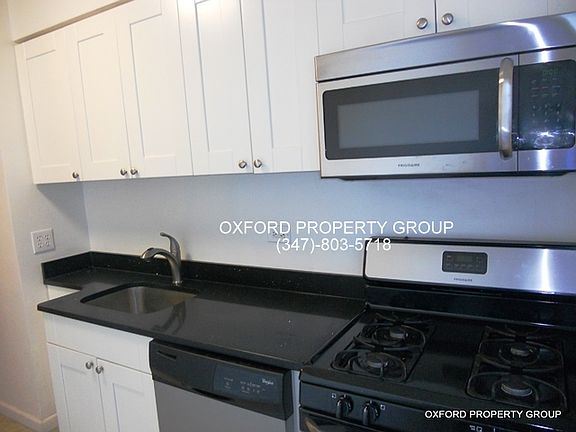 3rd image of 3425 Parsons Blvd #10