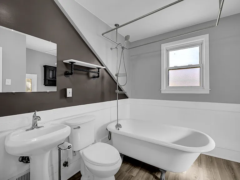 23921 Oxford St #2 — Photo 18