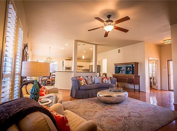 4th image of 5512 Periwinkle Ln