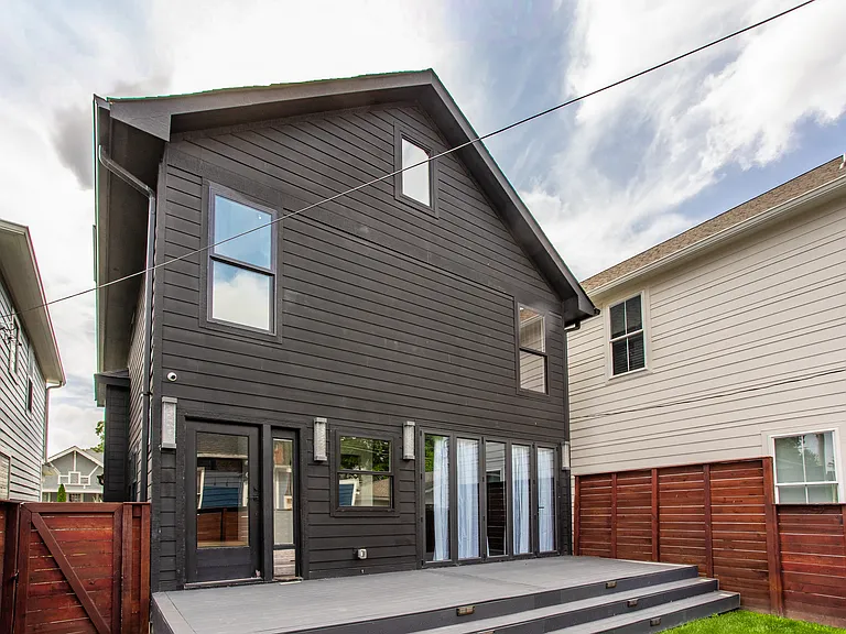 2058 Carrollton Ave — Photo 49
