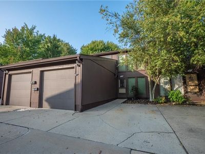 5570 Barton Rd UNIT 410, North Olmsted, OH, 44070