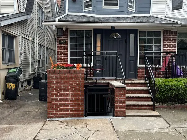 1049 E 29th St, Brooklyn, NY 11210