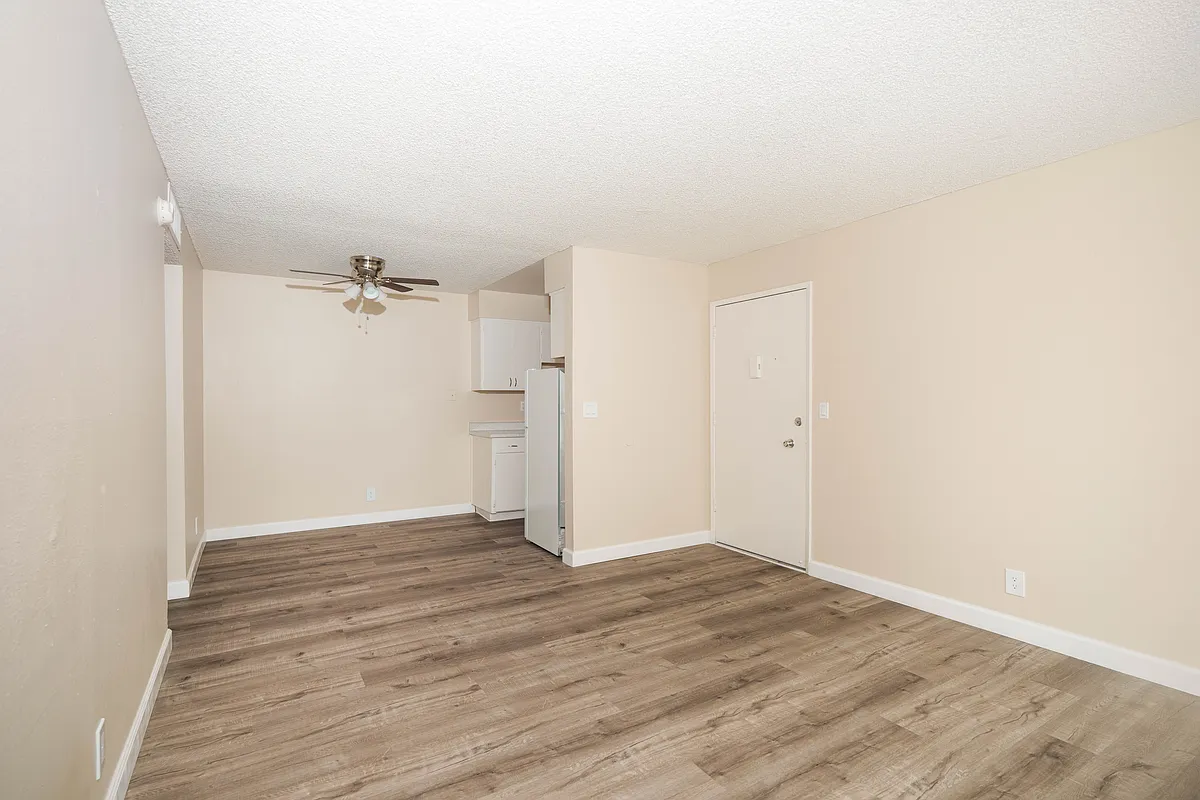 Building Photo - 4875 Manzanita Ave #4
