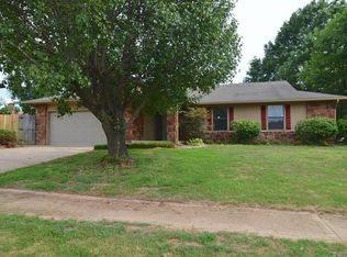 30 Fox Run Cres, Jenks, OK 74037