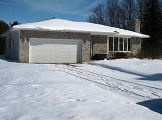 1645 Marion Ln, East Aurora, NY 14052