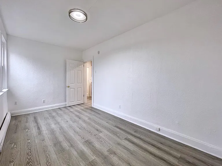 389 Monmouth St #3 — Photo 19