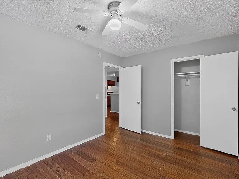 400 Raymond St #16 — Photo 24