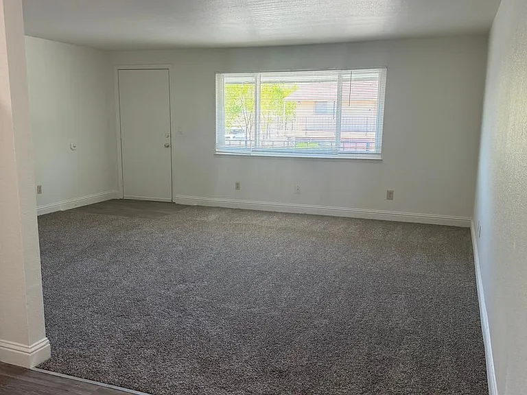 1841 E Long St #7 — Photo 7