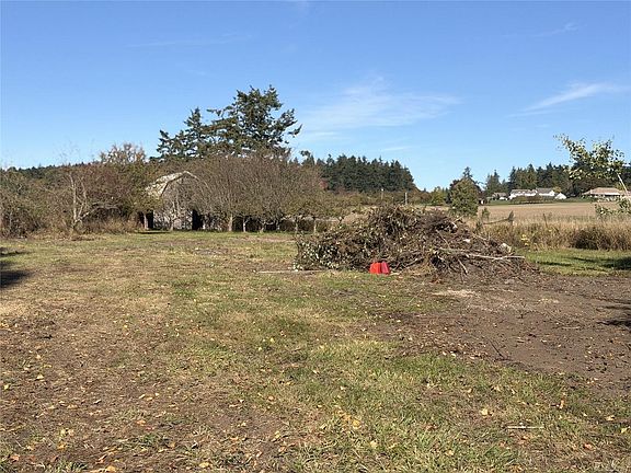 2nd image of 2766 Island View Rd