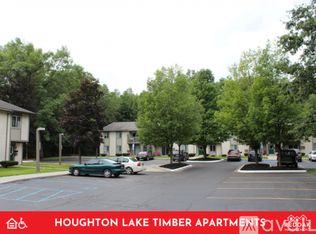 120 Toepher Dr #3, Houghton Lake, MI 48629