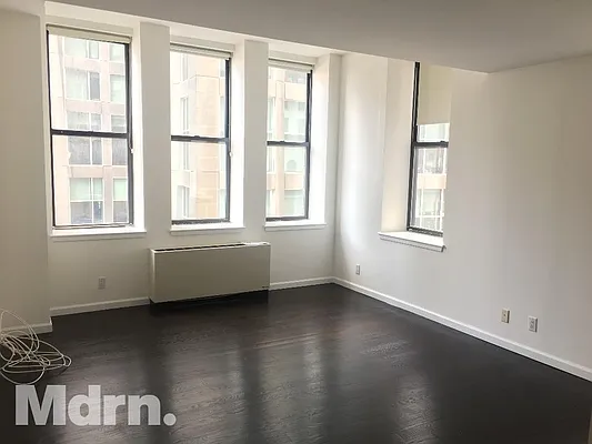 Rented by Mdrn Residential | media 2
