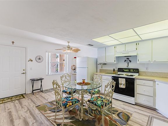 5th image of 11644 SW Egret Cir APT 1002