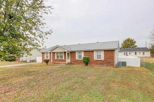 2nd image of 301 Cunningham Ln