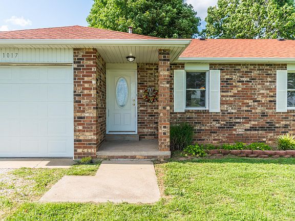 5th image of 1017 W Farm Road 48