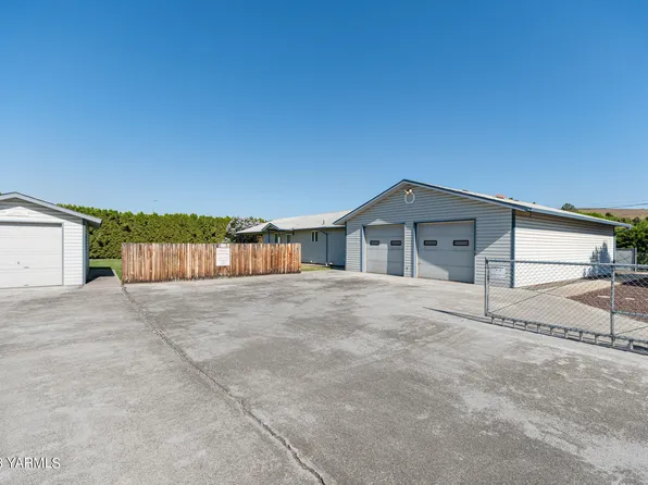 206 S 88th Ave, Yakima, WA 98908