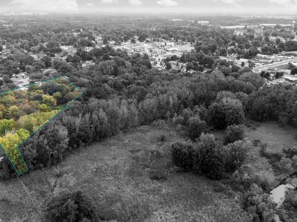 (undisclosed Address), Fowlerville, MI 48836