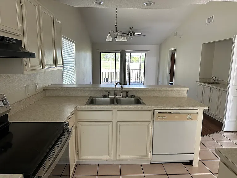 231 Golfpoint Dr — Photo 6