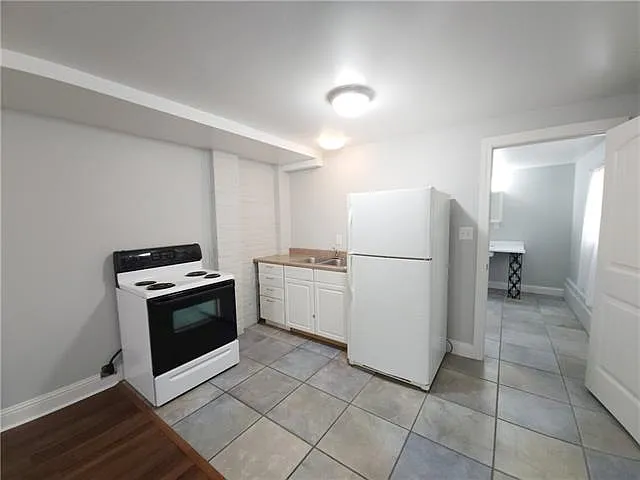 2846 Grand Ave #4 — Photo 4