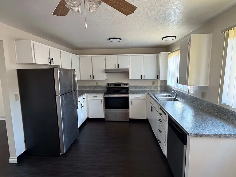 Forest Grove Apartments — Photo 15