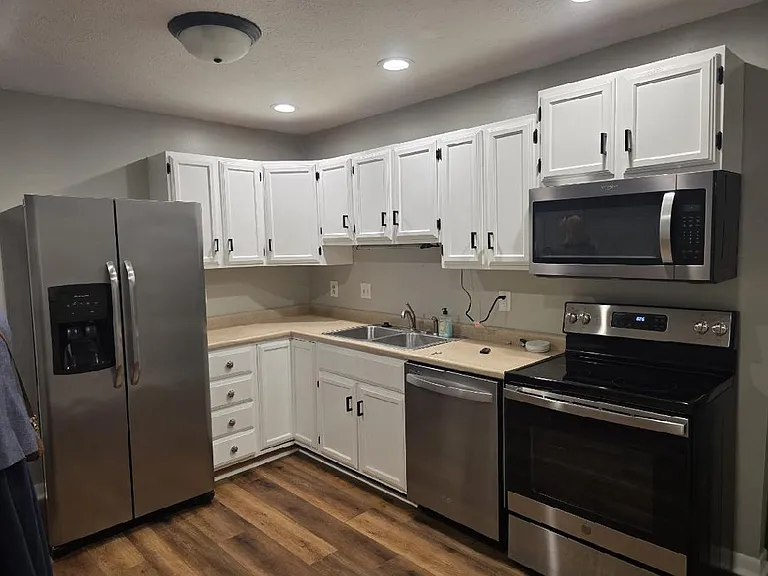 1505 Elizabeth Dr — Photo 2