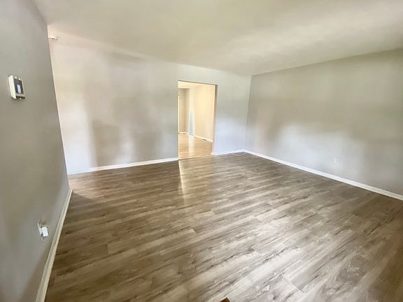 3rd image of 741 Oxen Dr