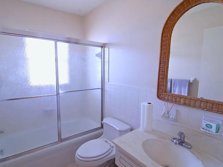 10321 Larchmont Pl N — Photo 7
