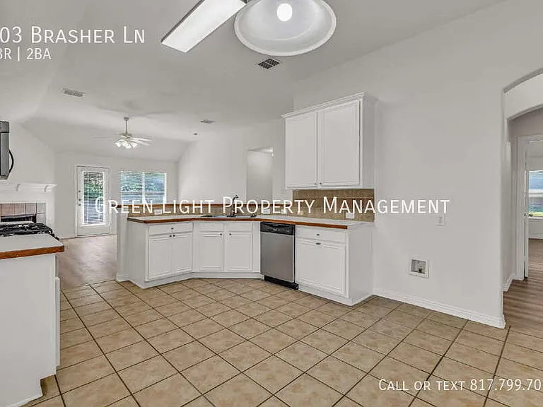 403 Brasher Ln — Photo 8