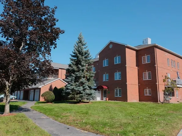 7 Conant Rd APT 15, Winchester, MA 01890