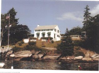 28 Rock Rd, Boothbay Harbor, ME 04538