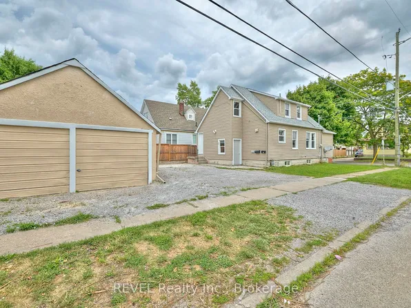 43 Cosby Ave, Saint Catharines, ON L2M 5R7