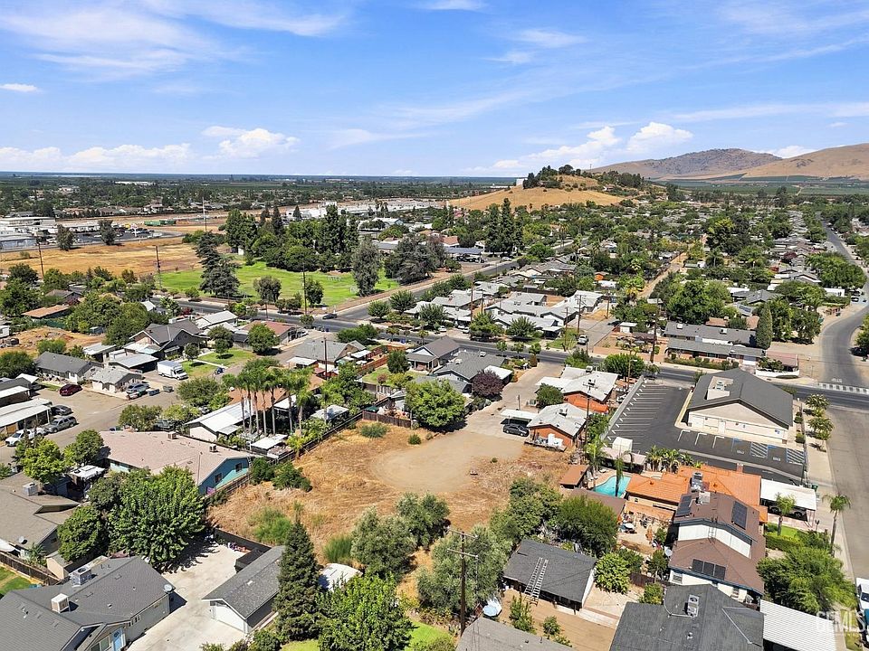 1st image of 1078 E Tulare Rd