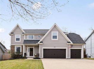 5613 W 152nd Pl, Overland Park, KS 66223