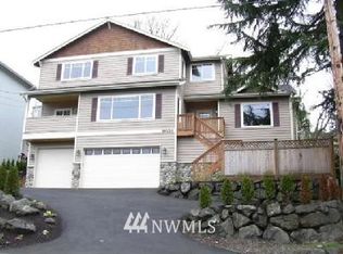 9025 Sand Point NE, Seattle, WA 98115