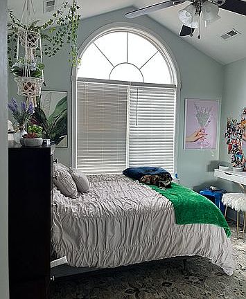 Front bedroom 