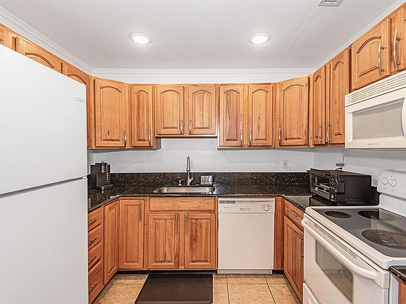 5th image of 6389 Bay Club Drive #4