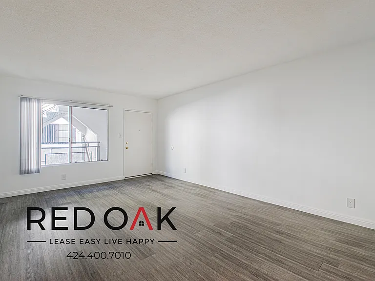 6066 Franklin Ave #6 — Photo 5