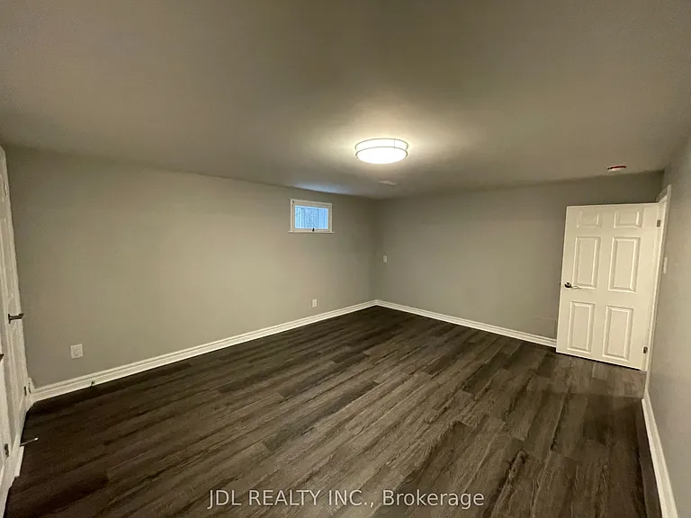 226 Lorindale Dr #LOWER — Photo 14